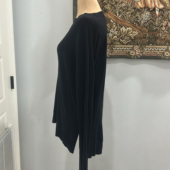Athleta Crew Neck Long Sleeve‎ Black Lightweight Sweatshirt. Size M - Picture 5 of 12